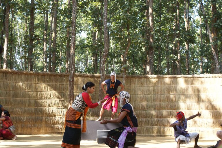 05 Under Tha Sal Tree min 768x514